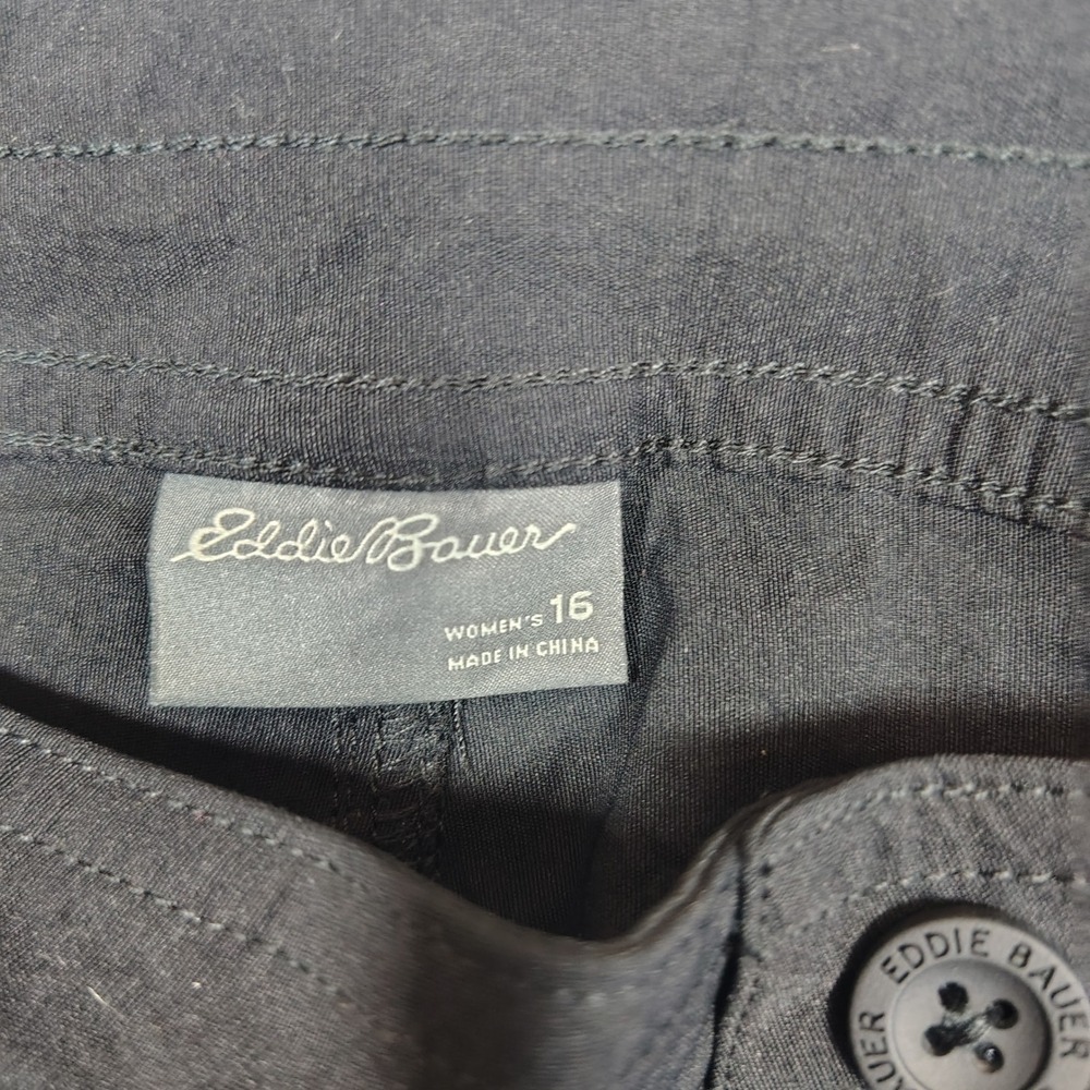 Eddie Bauer Summer Trail Shorts Womens 16 Black Cargo Hiking Stretch Nylon Blend - Picture 3 of 10